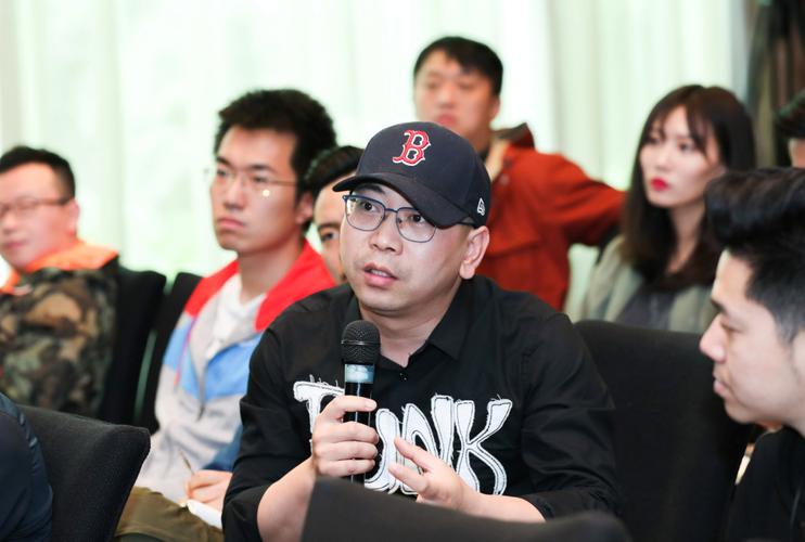 “足记之家”北京再聚会 解说员化身“球场法官”体验执法 “足记之家”北京再聚会 解说员化身“球场法官”体验执法